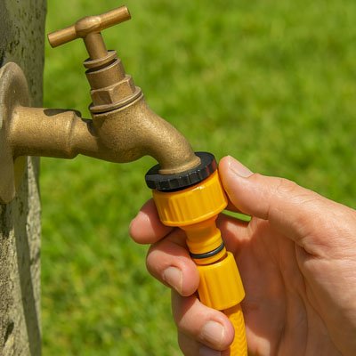 Adaptateur robinet jaune