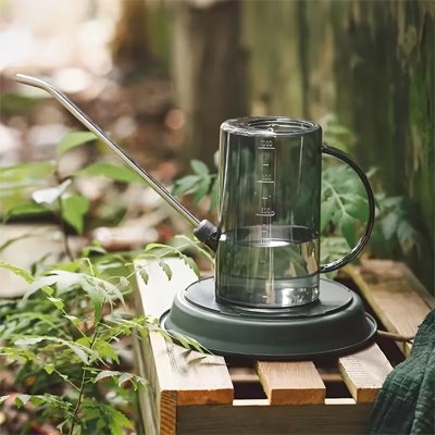 Arrosoir jardin avec longue buse